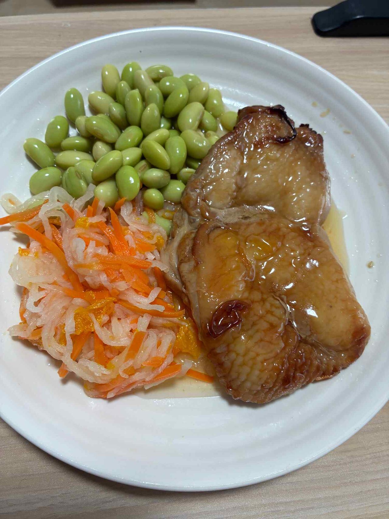 わんまいるのめかじき照り煮・枝豆・大根とみかんのサラダ